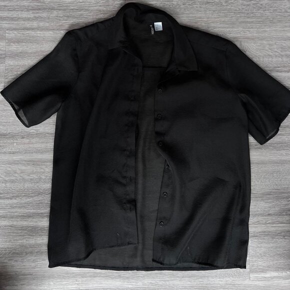 H&M Tops - H&M sheer mesh button up tee